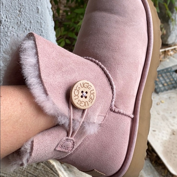 UGG Women's Mini Bailey Button II - Picture 8 of 15